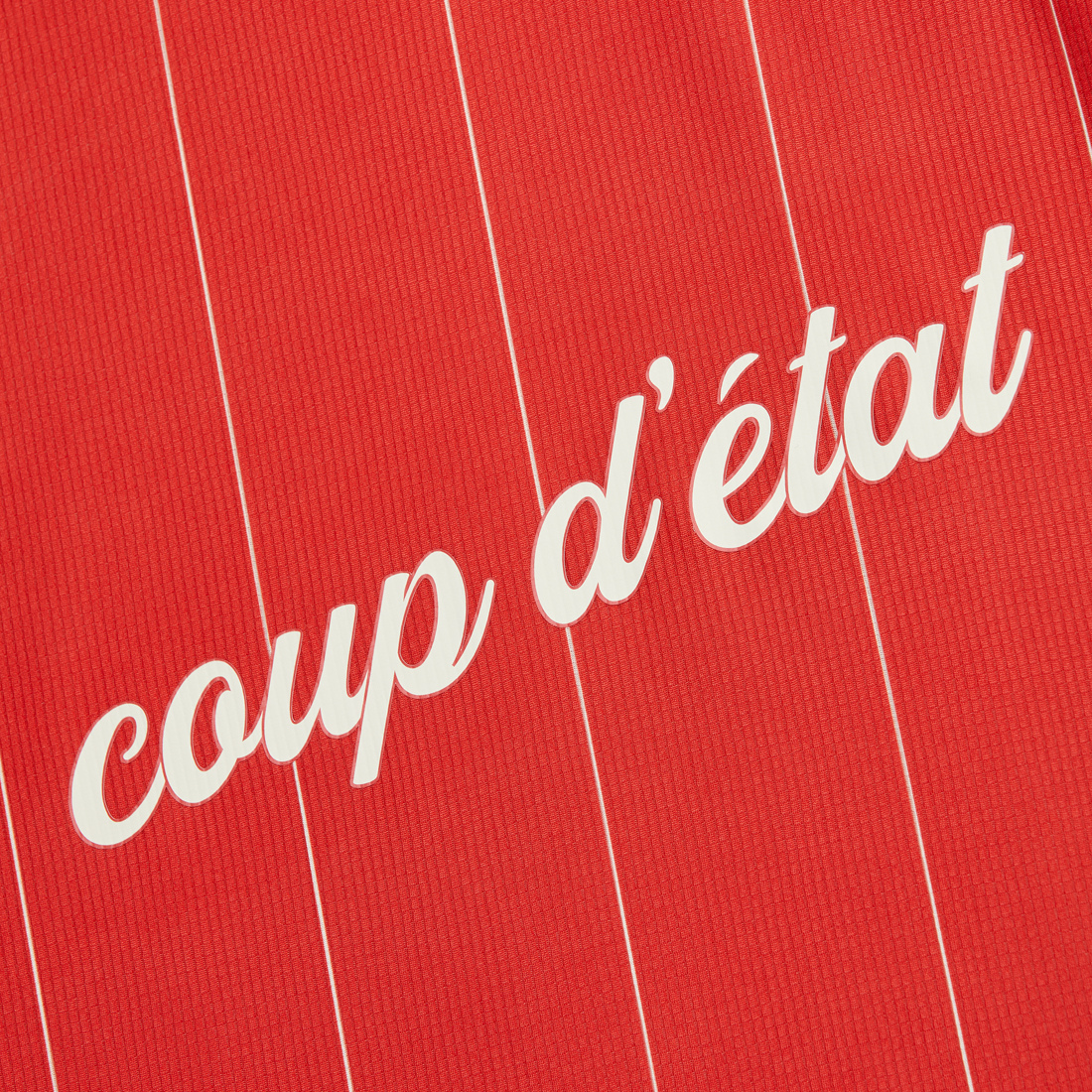 <producttitle> in Rot von Coup D Etat.
