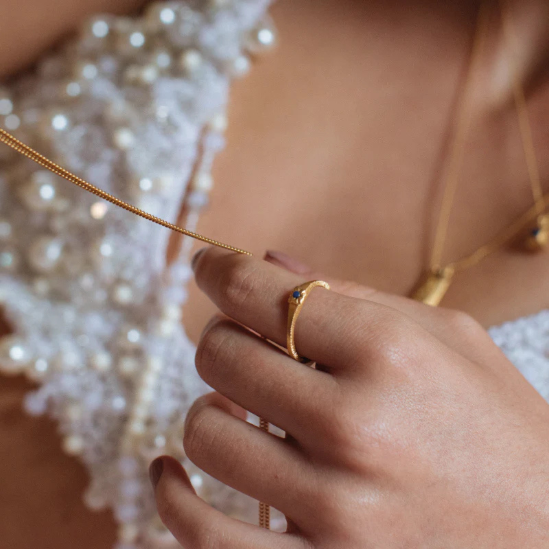 <producttitle> in Blau von Sopro Jewellery.