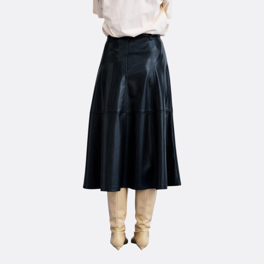 <PRODUCTTITLE> in Black by FRNCH.